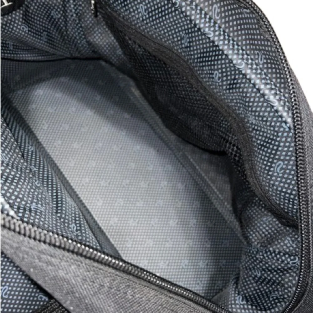 Ricardo Beverly Hills Sport Travel bag - dimensions 19” wide x 12” high- black